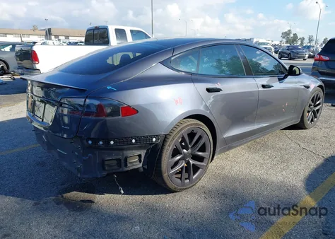 2021 Tesla Model S Plaid Tri Motor All-Wheel Drive from USA, damaged, VIN 5YJSA1E62MF452564